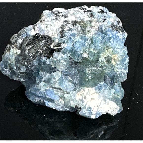 106cts/Vietnam Natural Unheat Blue Aquamarine Rough Crystal - Picture 17 of 17